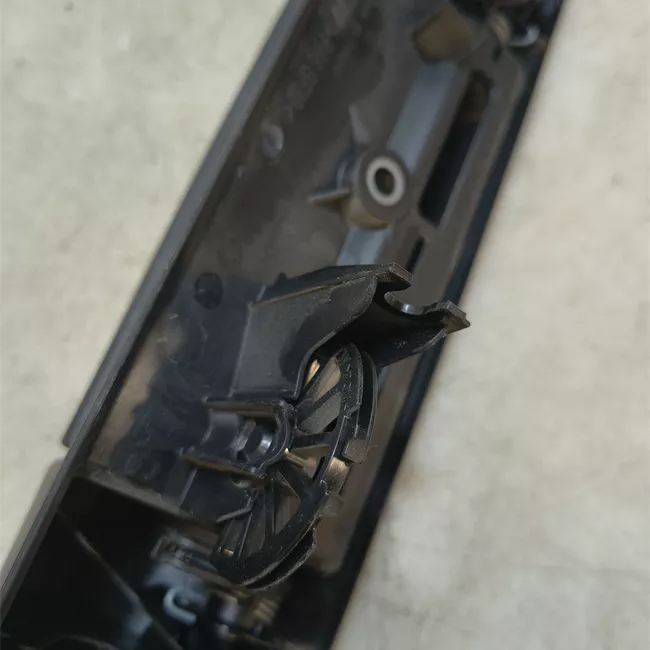 Maniglia interna porta carico laterale destra