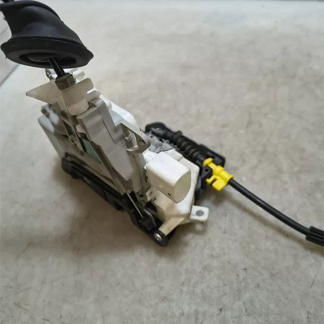 Serratura porta anteriore sinistra