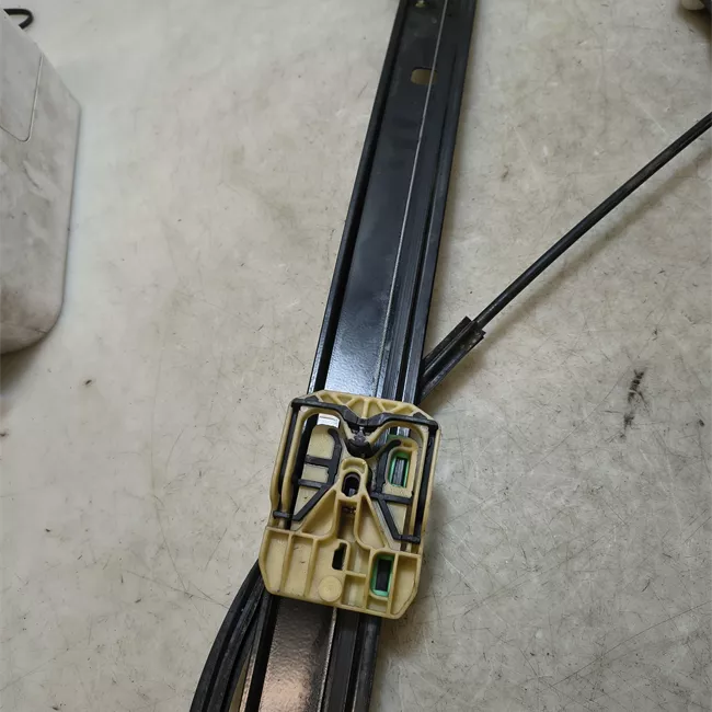 Alzacristallo elettrico porta anteriore sinistro