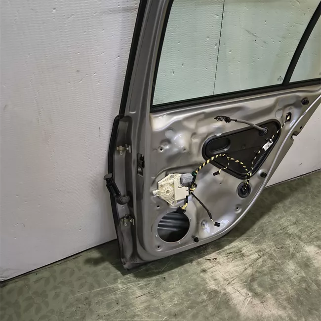 Porta posteriore destra