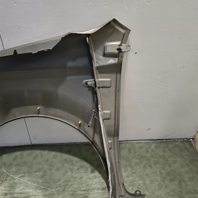 Parafango anteriore destro