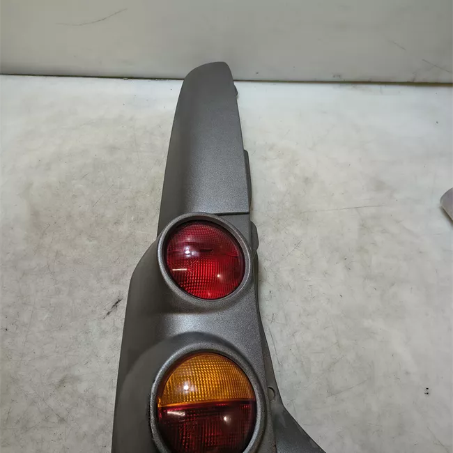 Fanale posteriore parte inferiore sinistro