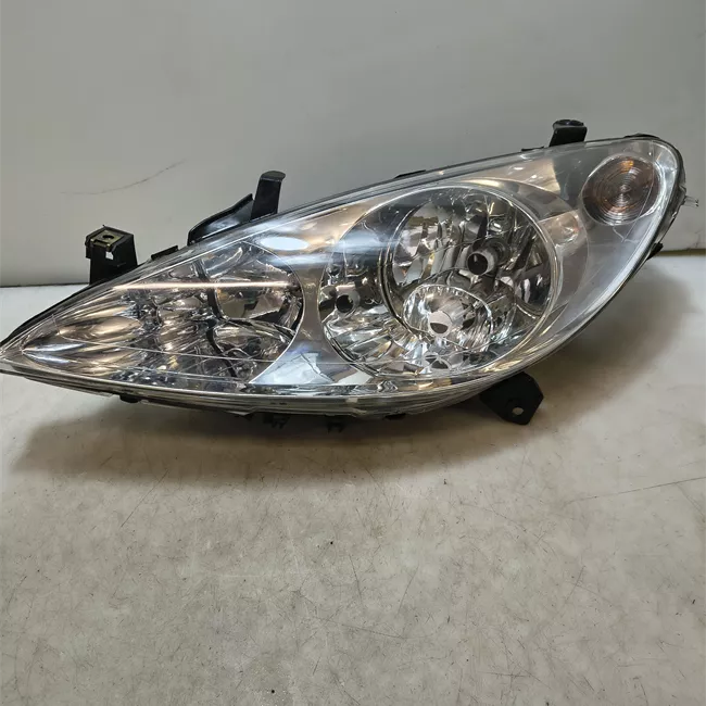 Proiettore sinistro senza fendinebbia Valeo