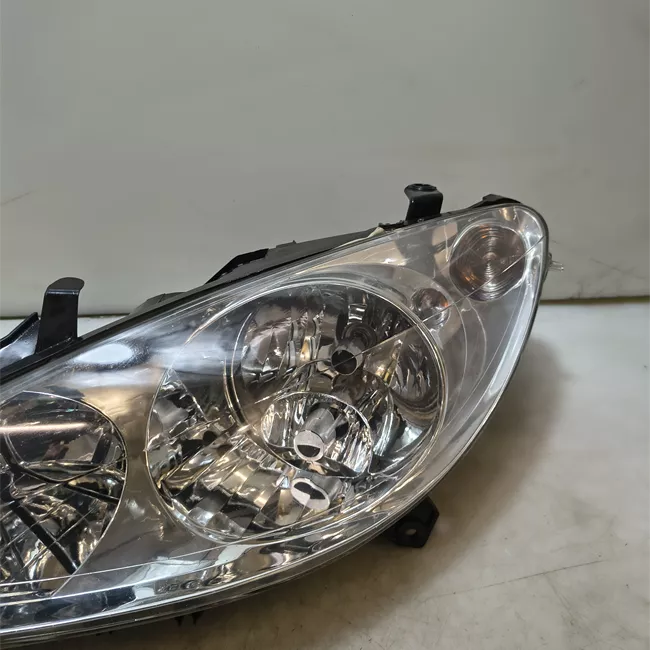 Proiettore sinistro senza fendinebbia Valeo