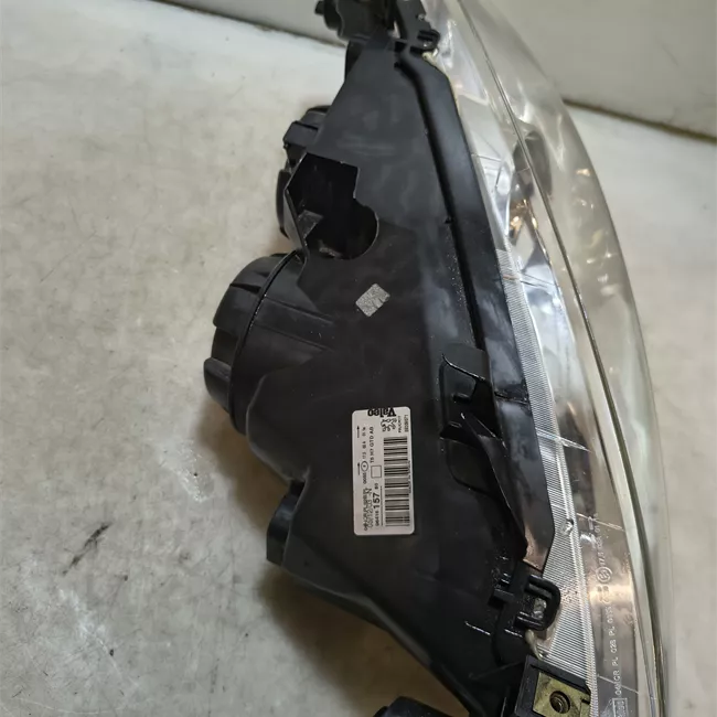 Proiettore sinistro senza fendinebbia Valeo