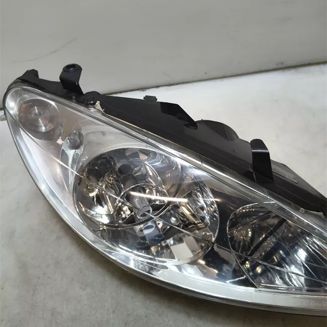 Proiettore destro senza fendinebbia Valeo