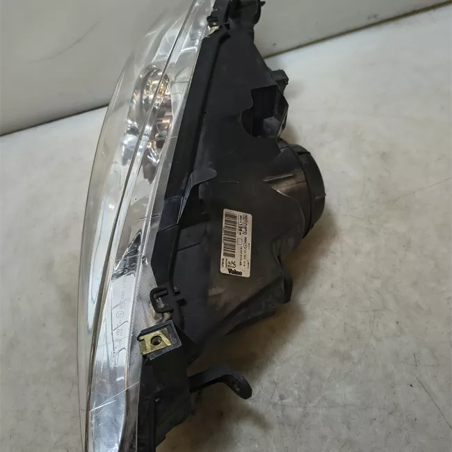 Proiettore destro senza fendinebbia Valeo