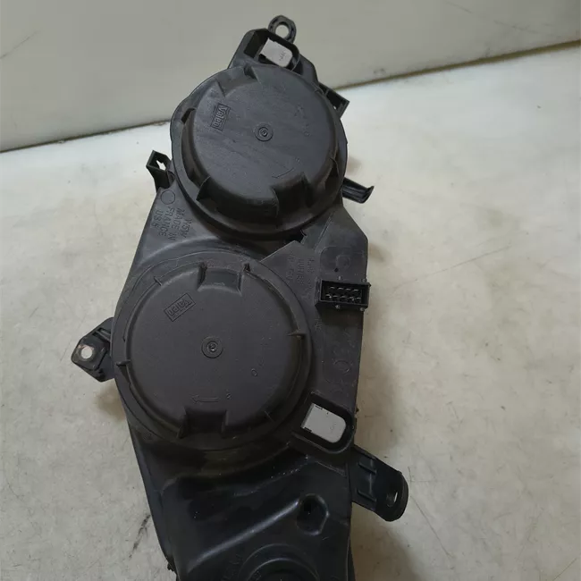 Proiettore destro senza fendinebbia Valeo