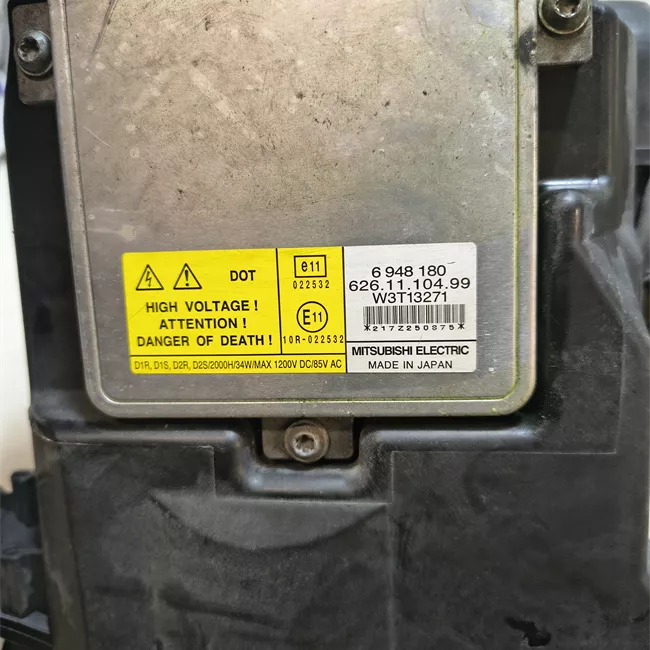 Proiettore destro zkw luce xenon