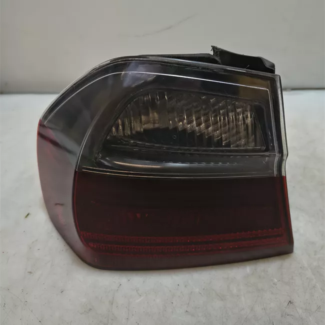 Fanale posteriore parte esterno sinistro