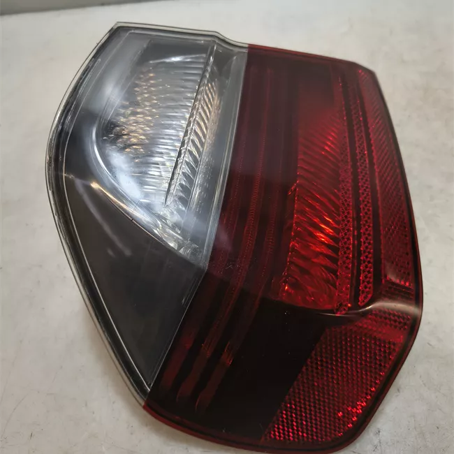 Fanale posteriore parte esterno sinistro