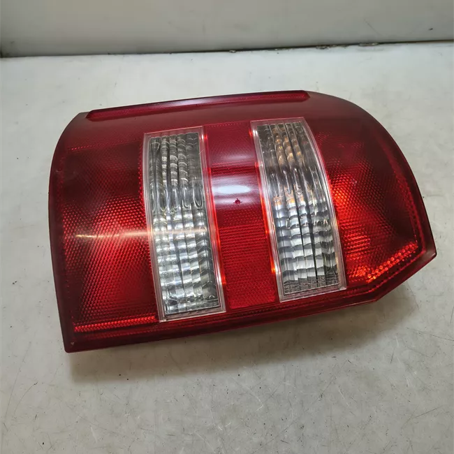 Fanale posteriore sinistro