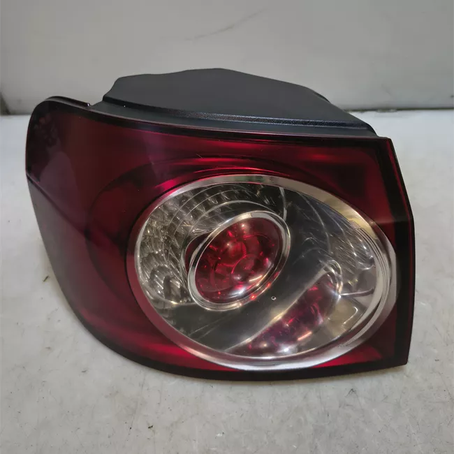 Fanale posteriore parte esterno sinistro