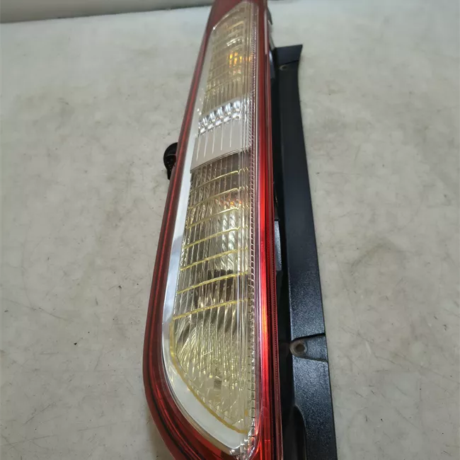 Fanale posteriore sinistro