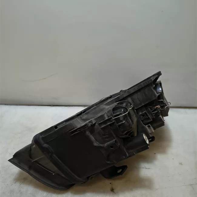 Proiettore sinistro regolazione altezza