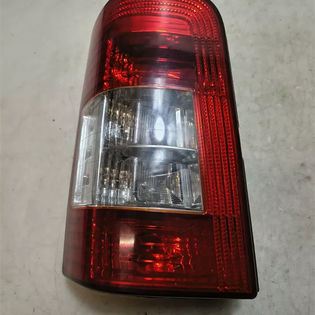 Fanale posteriore sinistro Sportello post