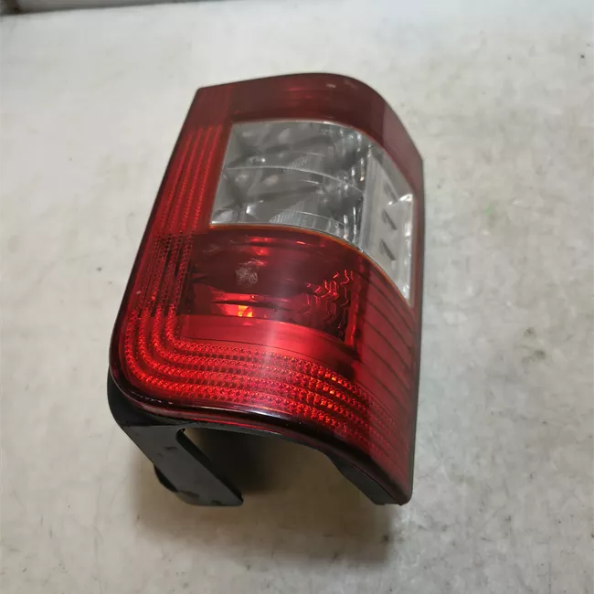 Fanale posteriore sinistro Sportello post