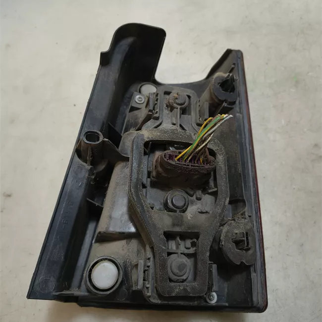 Fanale posteriore sinistro Sportello post