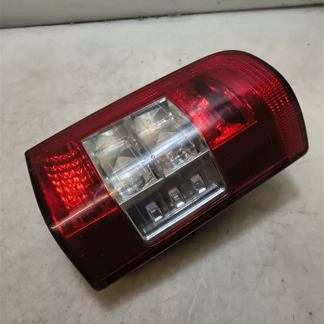 Fanale posteriore destro Sportello post