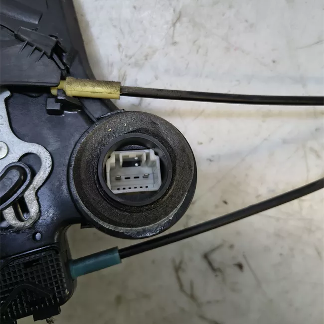 Serratura porta posteriore sinistra