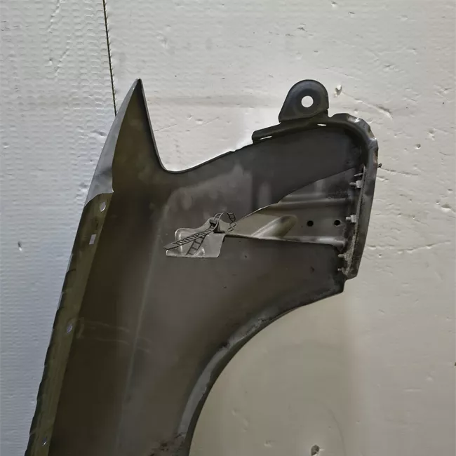 Parafango anteriore destro