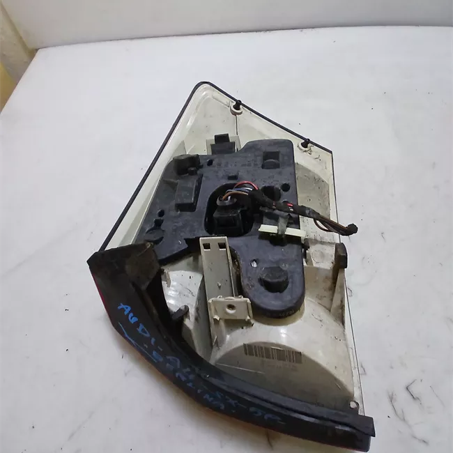 Fanale posteriore sinistro