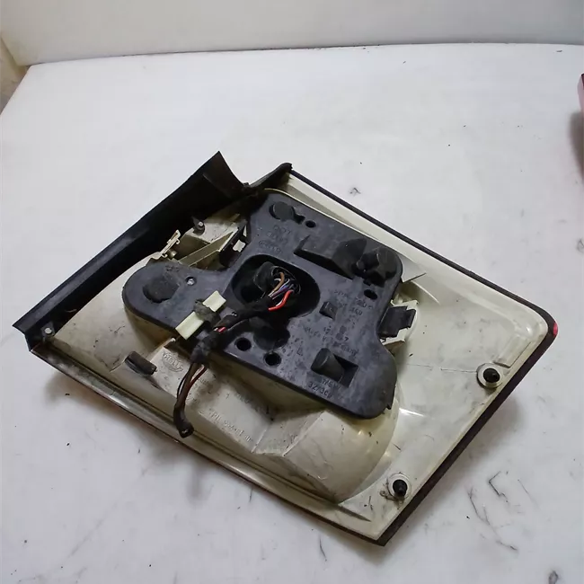 Fanale posteriore sinistro