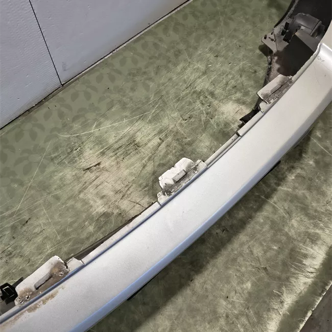 Paraurti anteriore con primer/serie 45