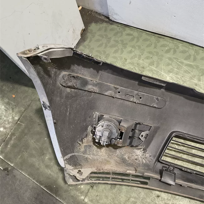 Paraurti anteriore con primer/serie 45