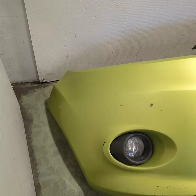 Paraurti anteriore con fendinebbia Primer