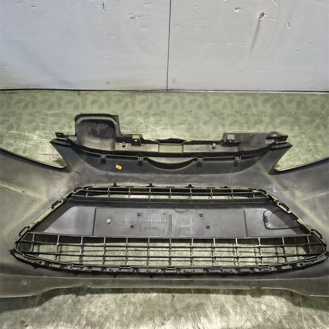 Paraurti anteriore con fendinebbia Primer