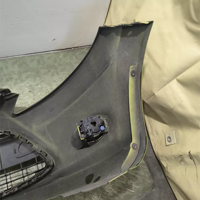 Paraurti anteriore con fendinebbia Primer