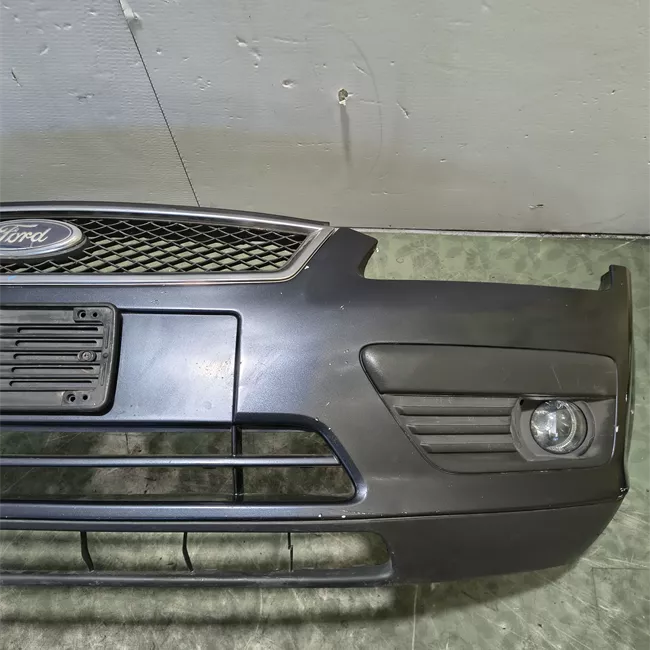 Paraurti anteriore con primer