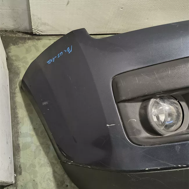 Paraurti anteriore con primer