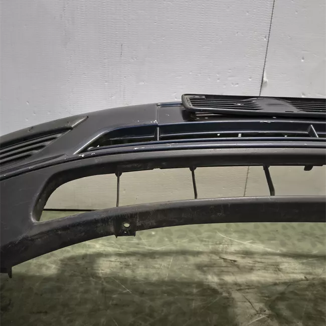 Paraurti anteriore con primer