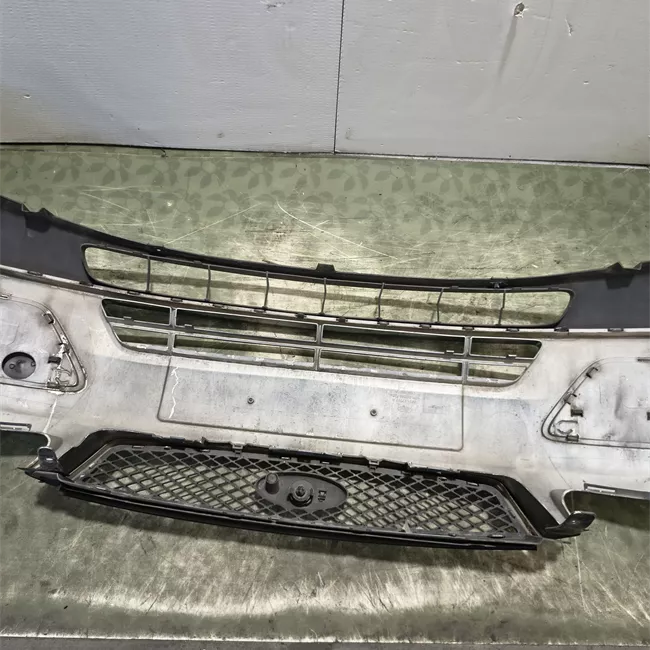 Paraurti anteriore con primer