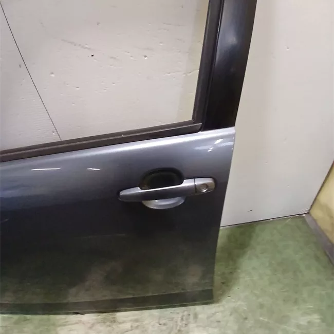 Porta anteriore sinistra