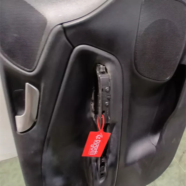 Pannello interno porta anteriore sinistro nero