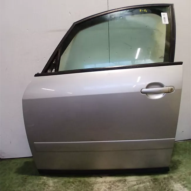 Porta anteriore destra