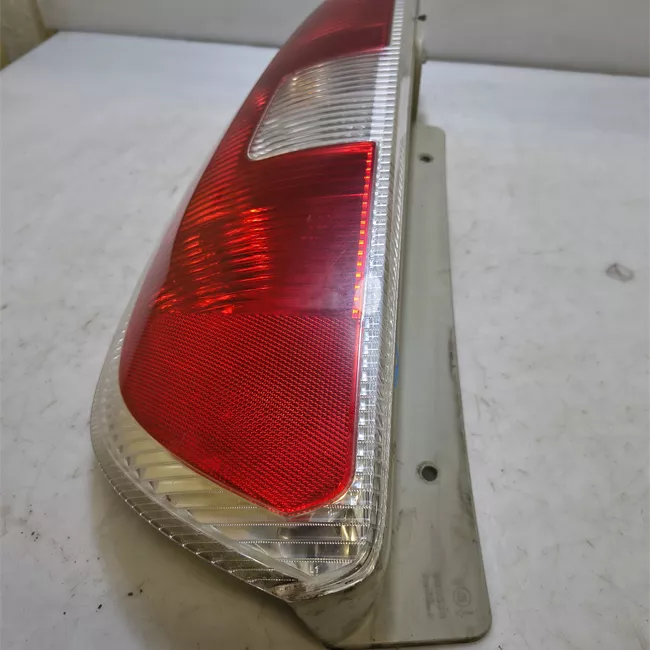 Fanale posteriore sinistro