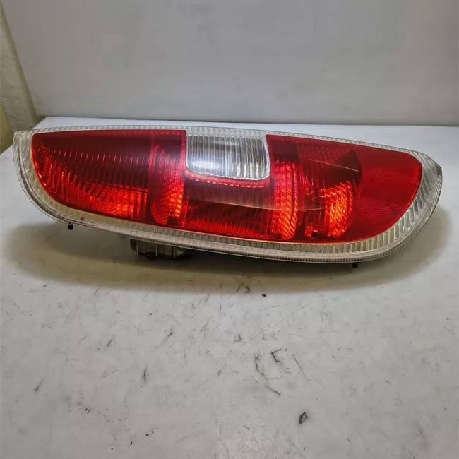 Fanale posteriore sinistro