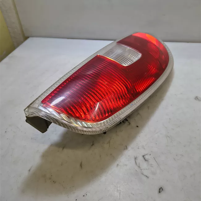 Fanale posteriore sinistro