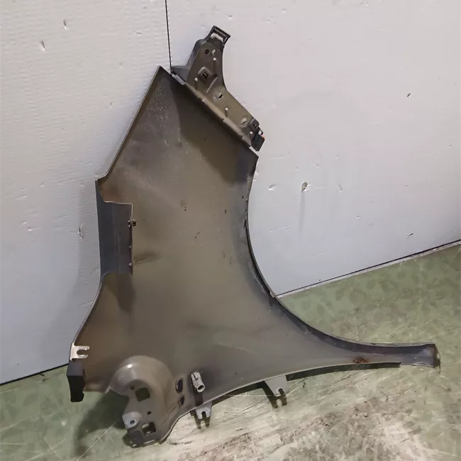 Parafango anteriore sinistro