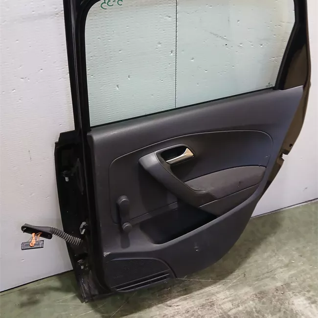 Porta posteriore destra