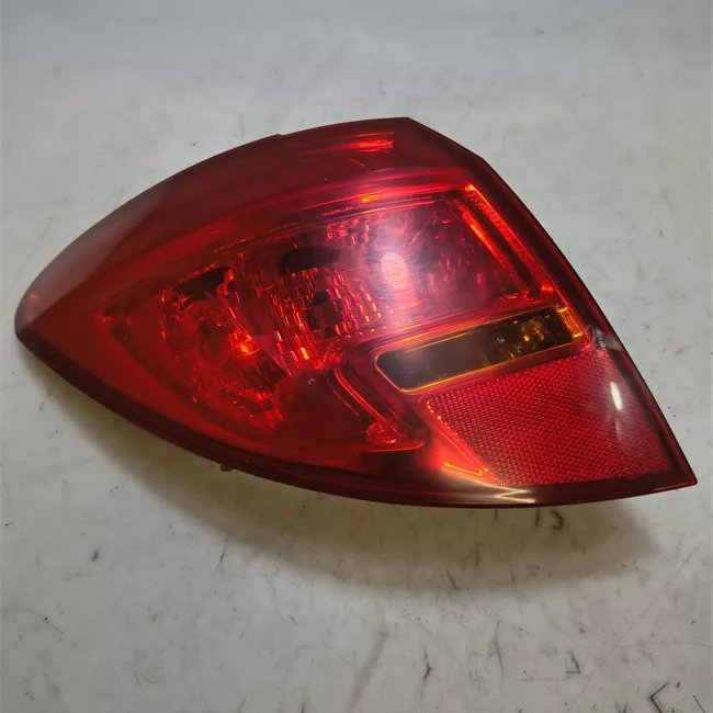 Fanale posteriore parte esterno sinistro