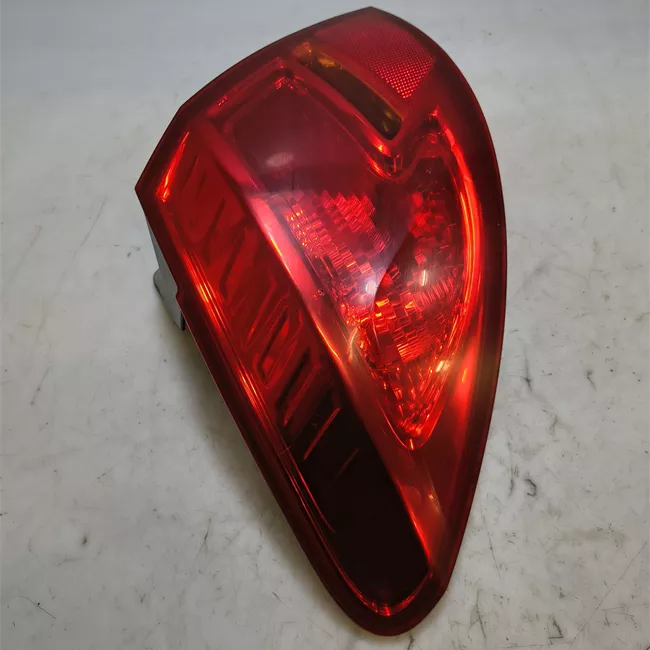 Fanale posteriore parte esterno sinistro