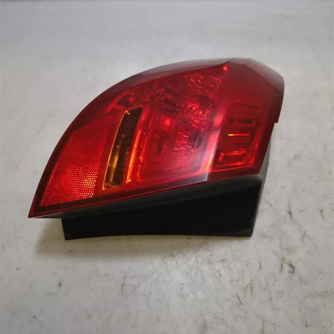 Fanale posteriore parte esterno sinistro