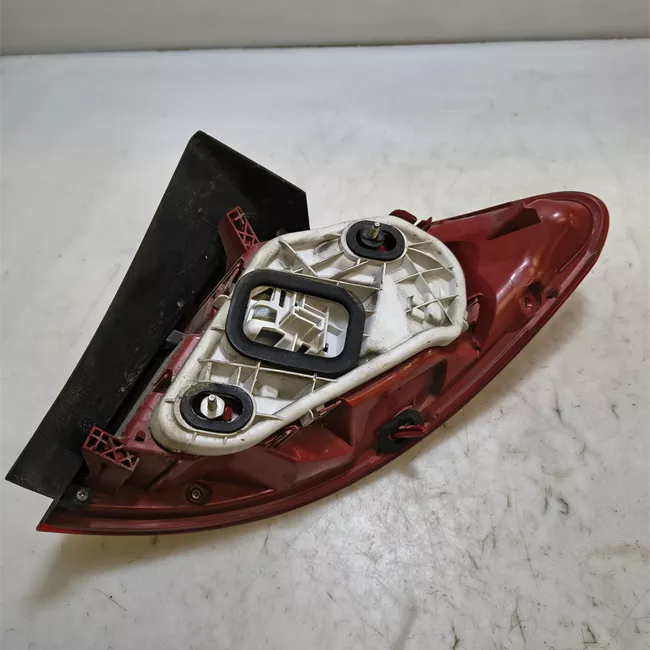 Fanale posteriore parte esterno sinistro