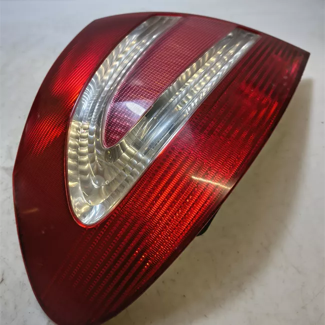 Fanale posteriore sinistro