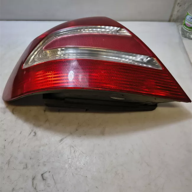 Fanale posteriore sinistro